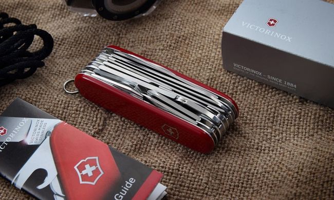 Швейцарський розкладний ніж Victorinox Swisschamp (91мм 33 функції) червоний (1.6795)