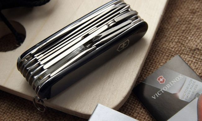 Швейцарский складной нож Victorinox Swisschamp (91мм 33 функции) черный (1.6795.3)