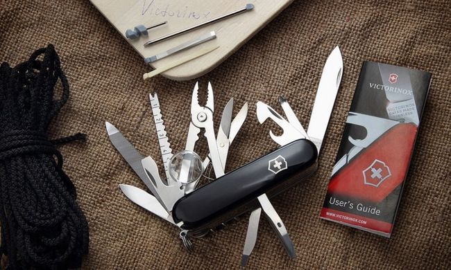 Швейцарский складной нож Victorinox Swisschamp (91мм 33 функции) черный (1.6795.3)