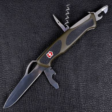 Швейцарский складной нож Victorinox Rangergrip 61 One Hand (130мм,11 функций) зелено-черный (0.9553.MC4)