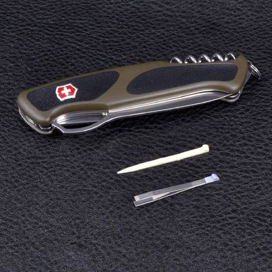 Швейцарський розкладний ніж Victorinox Rangergrip 61 One Hand (130мм 11 функцій) зелено-чорний (0.9553.MC4)