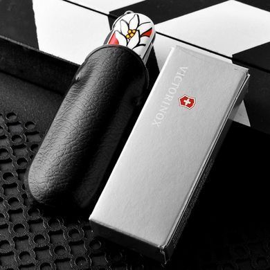 Швейцарский складной нож Victorinox Classic Edelweiss (58мм 7 функций) принт на рукоятке (0.6203.840)
