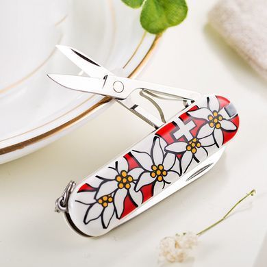 Швейцарский складной нож Victorinox Classic Edelweiss (58мм 7 функций) принт на рукоятке (0.6203.840)