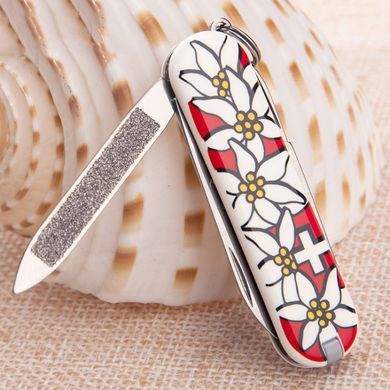 Швейцарский складной нож Victorinox Classic Edelweiss (58мм 7 функций) принт на рукоятке (0.6203.840)